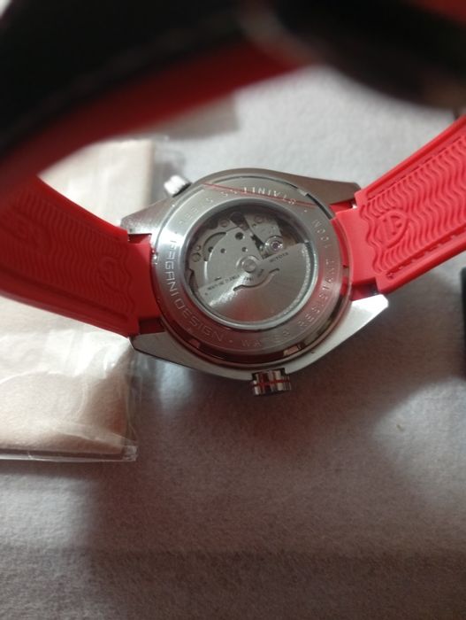 Часовник Само навиващ! НОВ