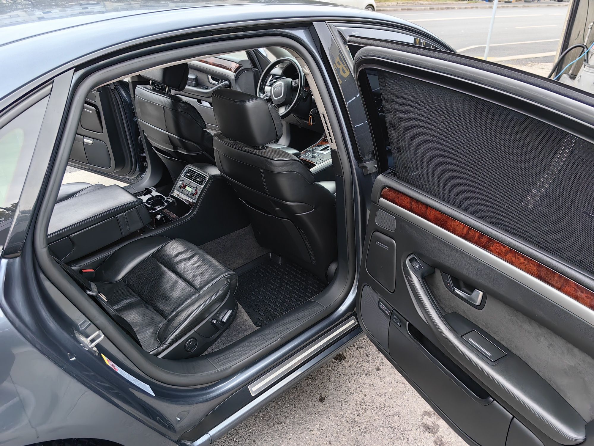 Продавам Audi A8L 4.2 ЛИЗИНГ газ/бензин