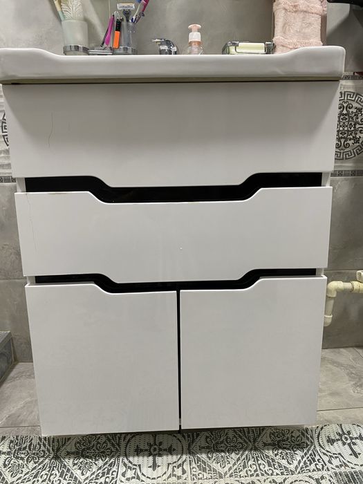 Раковина с шкафом