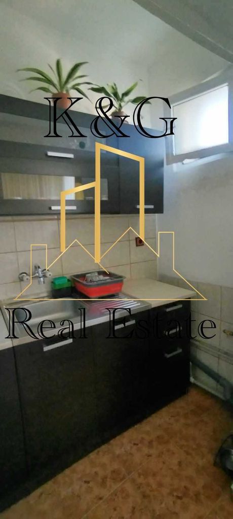 Продава се Къща в Разград, Център - 79 кв.м за 1356 €/кв.м - Снимка #4