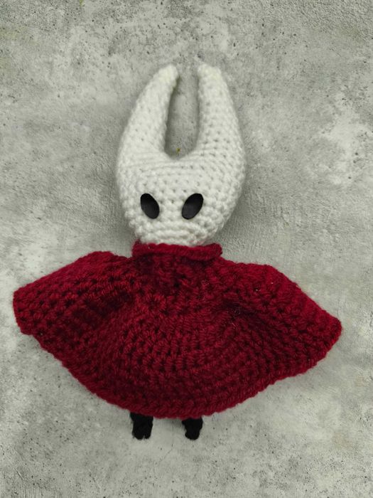 Вязаная игрушка Хорнет, ручная работа