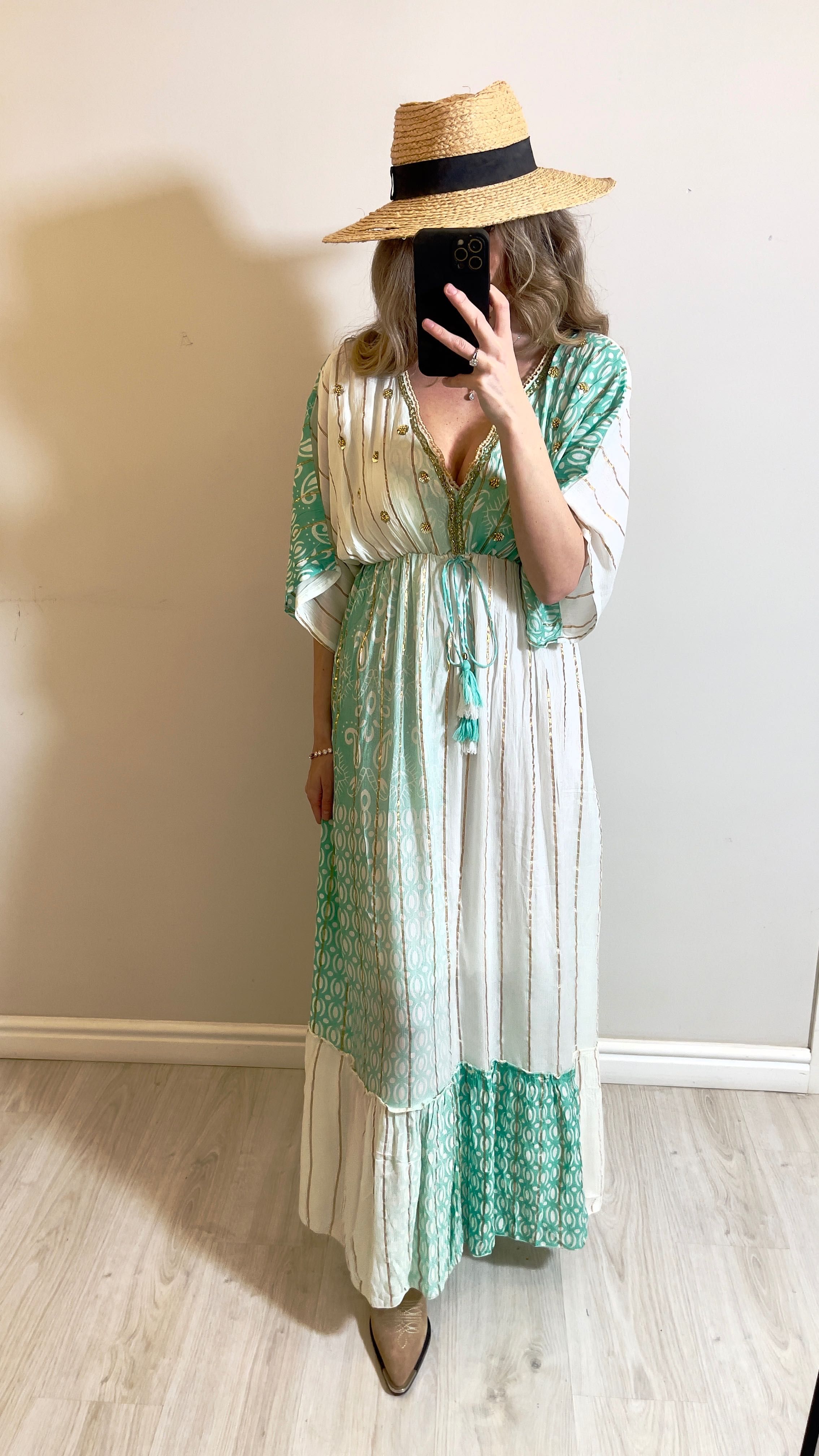 Rochie boho-Se vinde tot stocul de haine – ideal revânzare