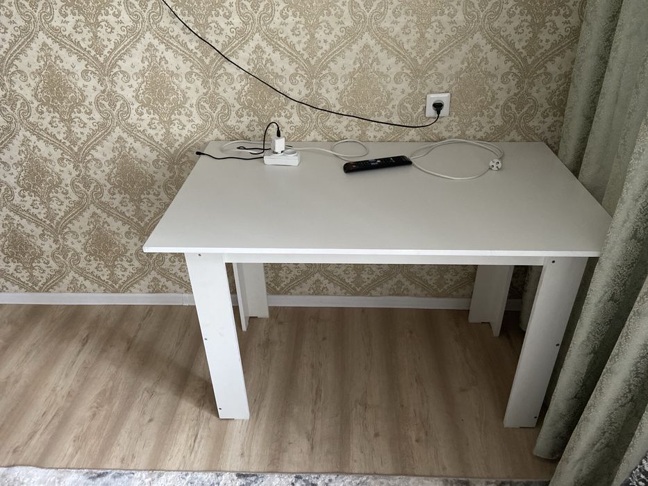 Продам кухонный стол