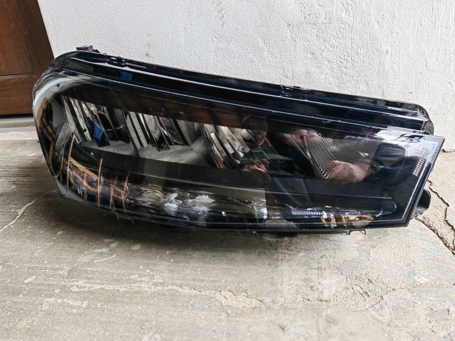 Фарове Skoda Fabia LED ляв десен / Фарове Шкода Фабиа Оригинални