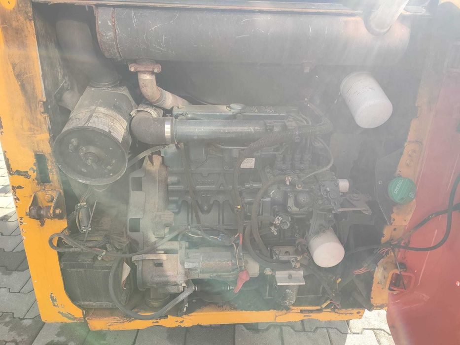 Incarcator pe senile Bobcat T140