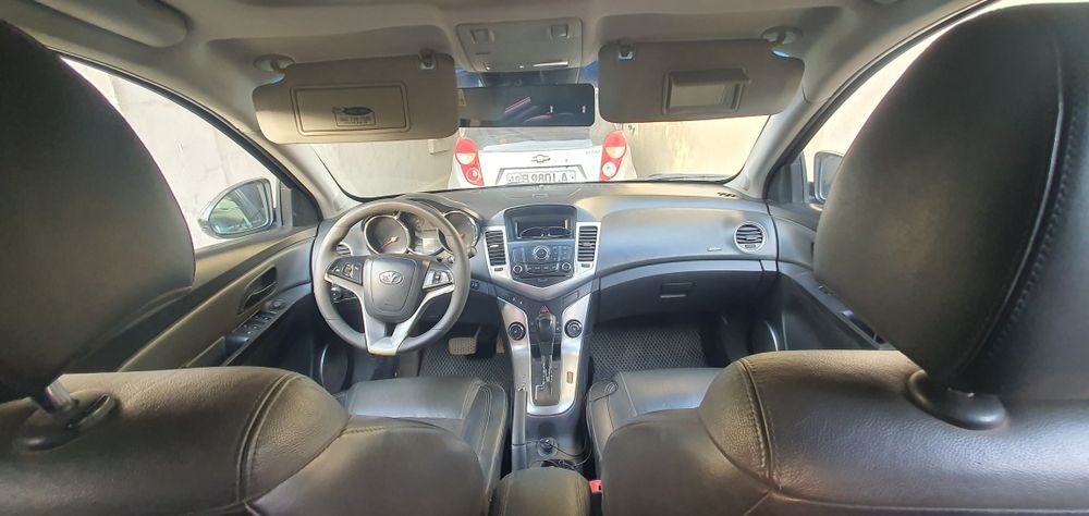 Продаю CHEVROLET CRUZE 1.6 Full позиция