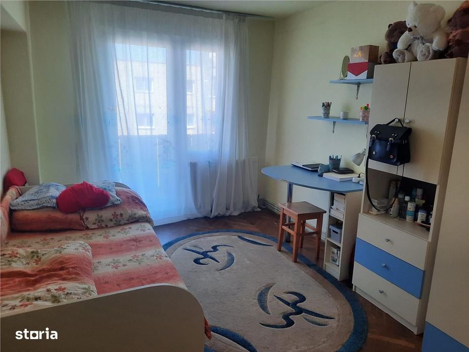 Apartament 2 camere , Decomandat , 500m-UMF , Et Intermediar