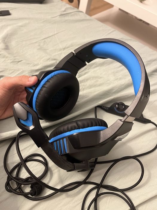 casti DE GAMING purtate putin