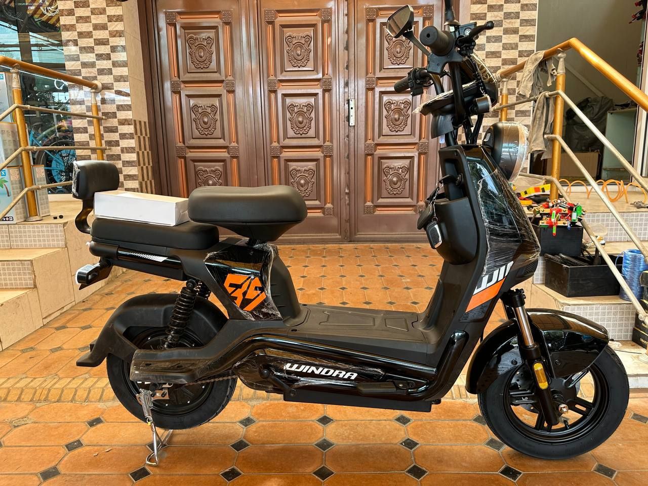 Elektro skuter yangi dastafka bor