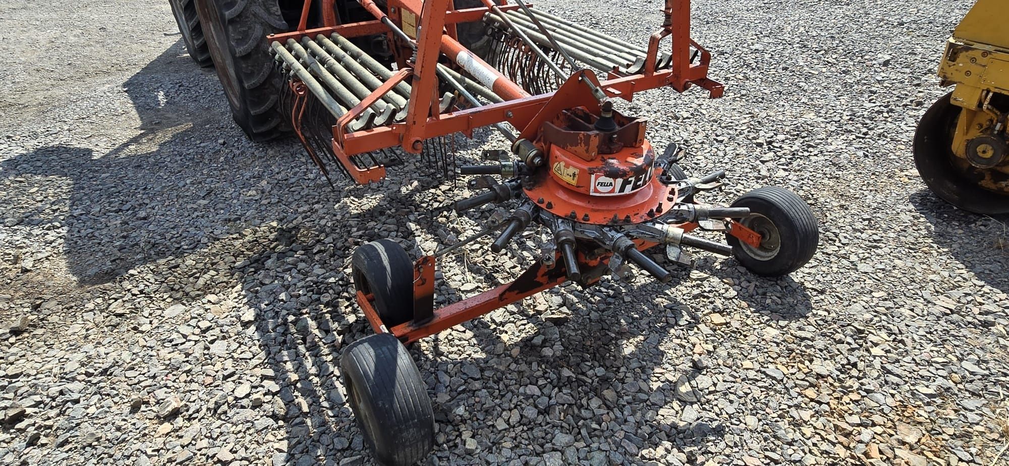 Grebla adunat fan Fella 4.2 m . Ca claas kuhn piese