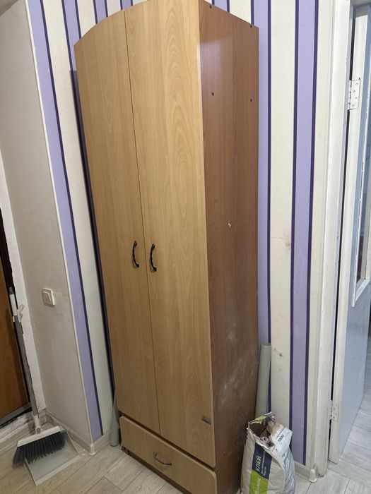 Шкаф для прихожей .