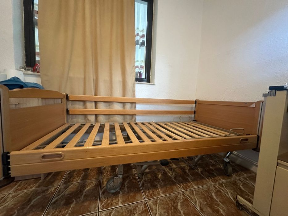 OCAZIE - Paturi masive spital