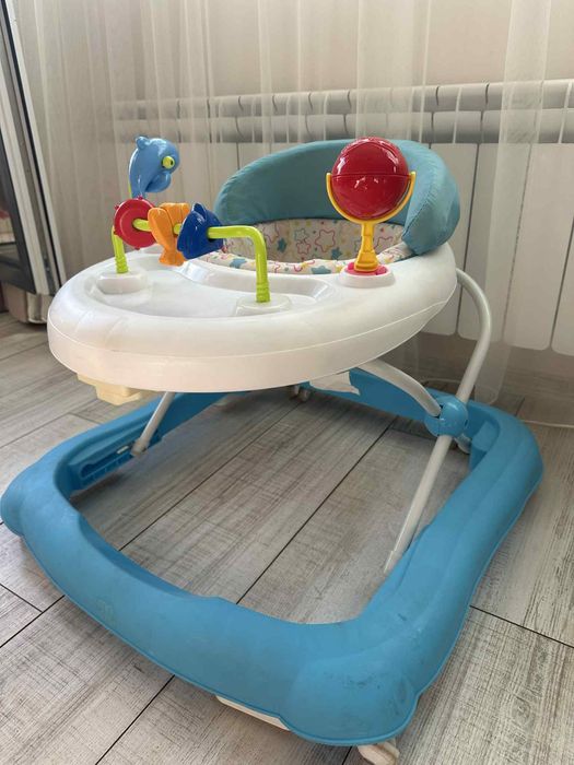 Проходилка за момче MONI