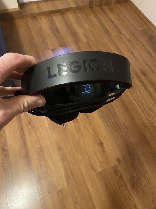 Vand 2 perechi de casti gaming si telefon