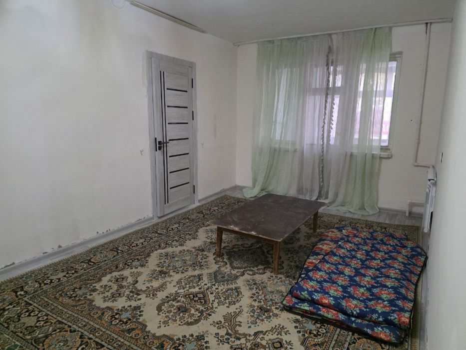 Продаётся 2 ком на ОКТЯБРЕ