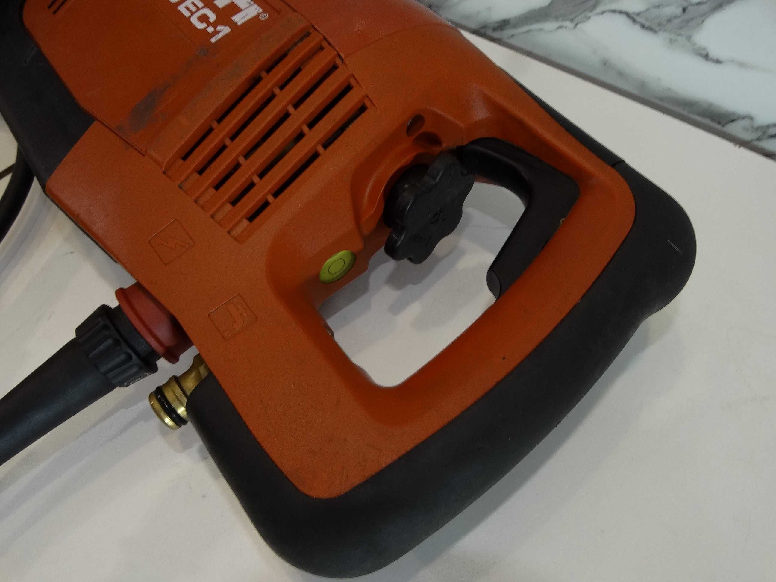 Hilti DD EC 1 - Диамантено пробивна машина