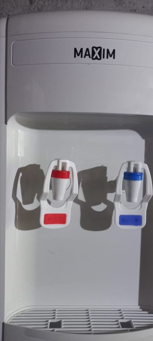 Dozator de apă caldă,rece