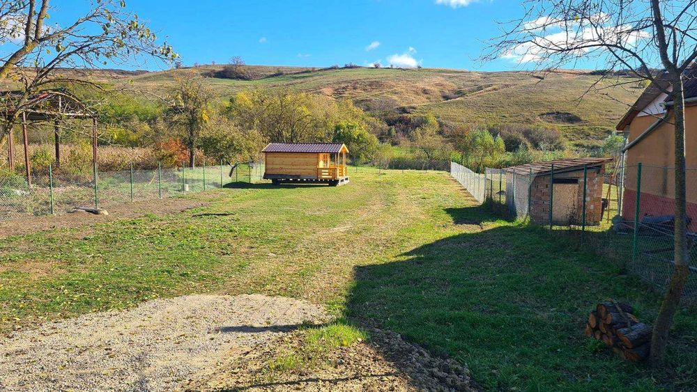 Teren Intravilan cu Cabană Nouă