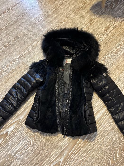 Vand geaca Moncler originala