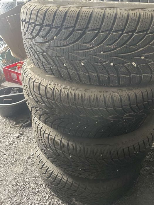 Гуми за Фолксваген Таурег