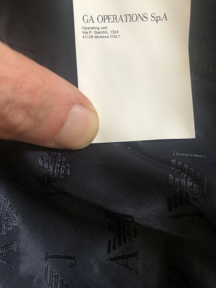 Яке -Armani оригинално M-размер