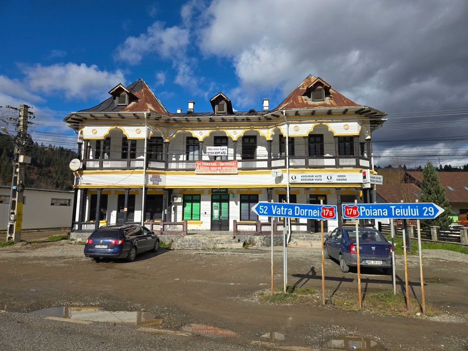 Cladire comerciala - subsol (partial) 100 mp + parter 70 + etaj 500 mp