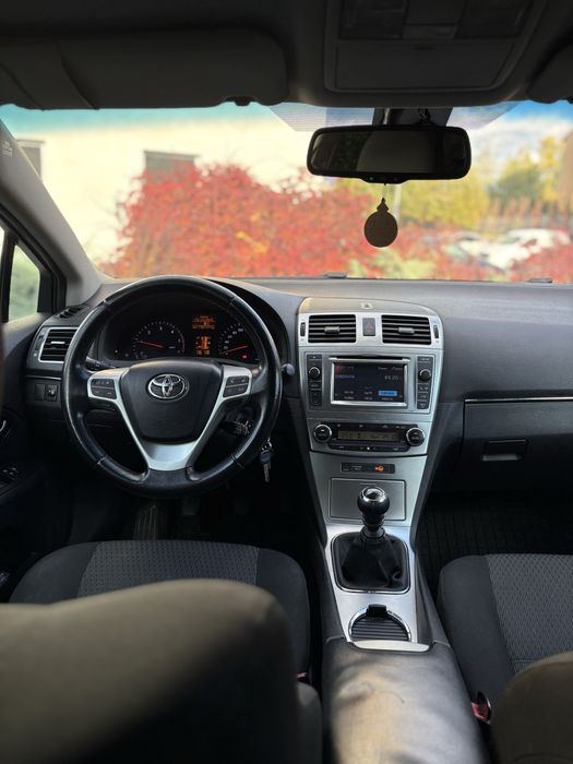 Toyota Avensi facelift