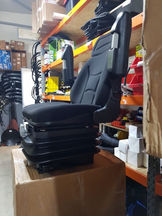 Scaun perna tractor utilaje agricole cu cilindru hidraulic preț 2750 c