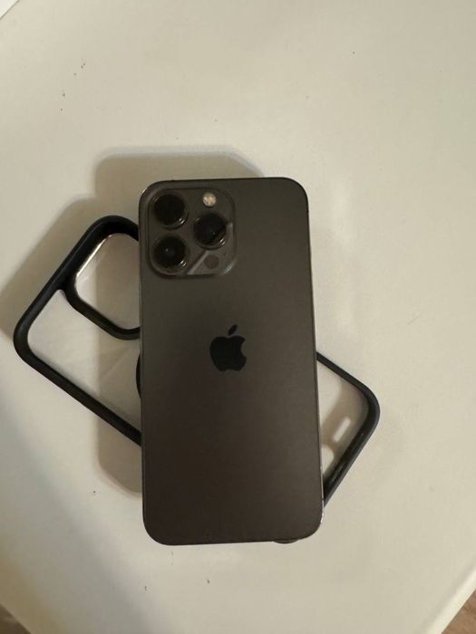 продам iPhone 13 Pro