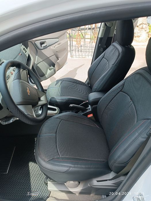 изумительный авто чехол для оникса и для многих других авто.