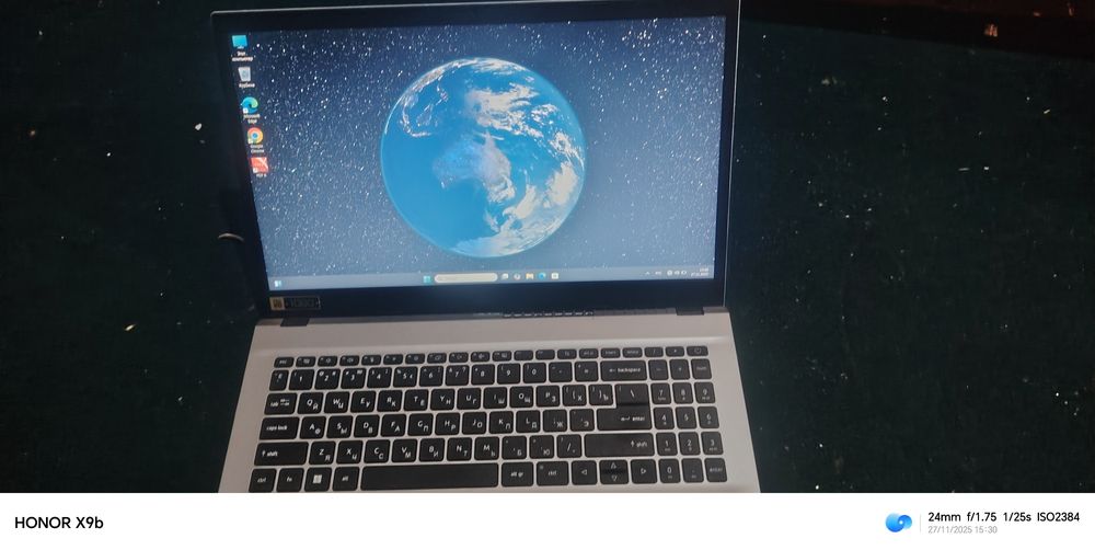 Acer noutbuk yangidek