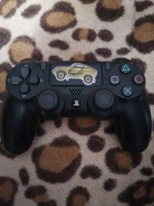 Playstation 4 slim de vânzare 3 console stare bună de funcționare