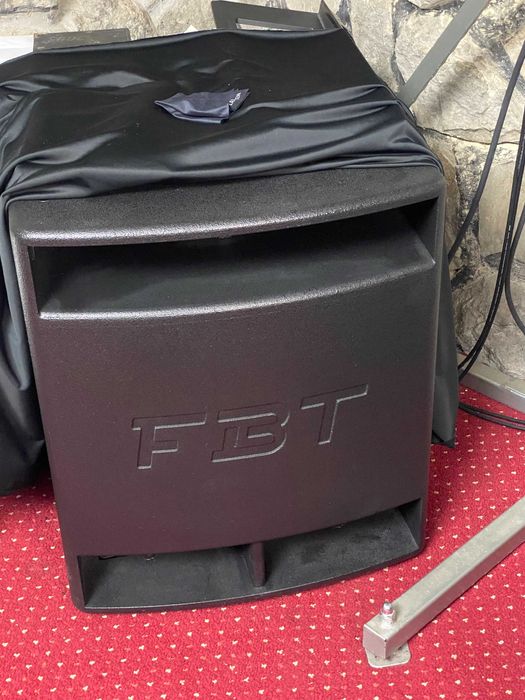 Impecabil. Doua boxe active Himax 60a + subwoffer Fbt 100SA