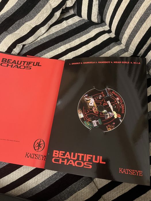 KATSEYE – Beautiful Chaos | албум + стикери | чисто нов