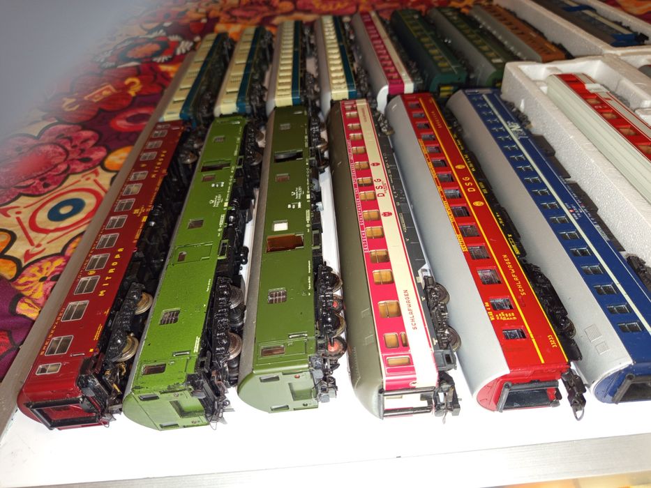 Vagoane călători HO Lima Schicht Roco trenulețe diorama piko