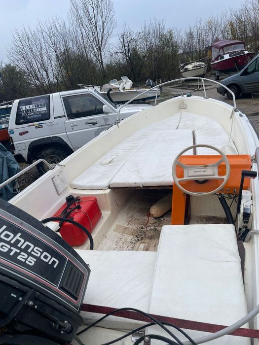 Barca 420m fibra cu motor 25 cp/2t