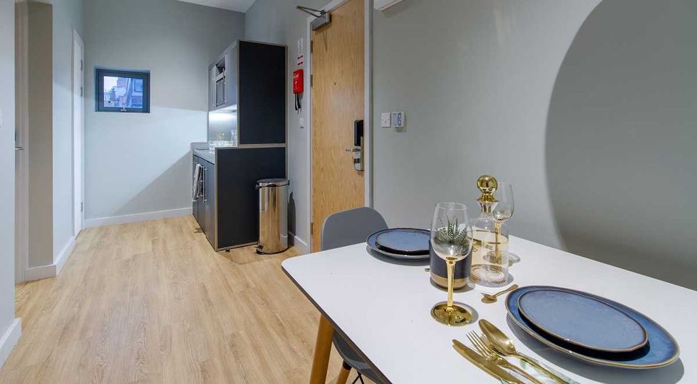 Дава се под наем Едностаен апартамент в София, Център - 43 кв.м за 357 € - Снимка #2