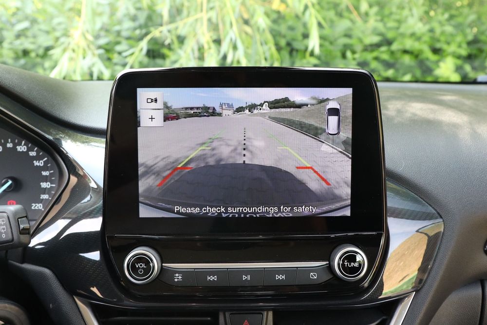 Ford Puma CarPlay * Incarcator wireless * Clima * Lane assist * WIFI