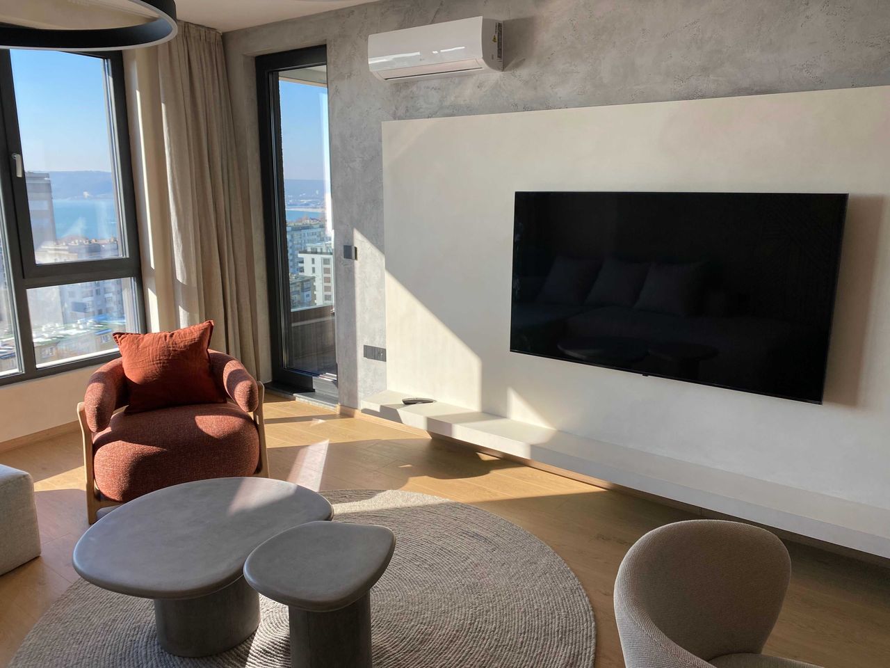 Дава се под наем Двустаен апартамент в Варна, Бриз - 72 кв.м за 1150 € - Снимка #4