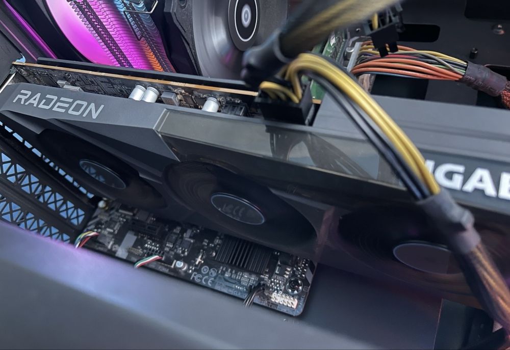 Pc gaming i59500 Rx6600 eagle 32gb ram