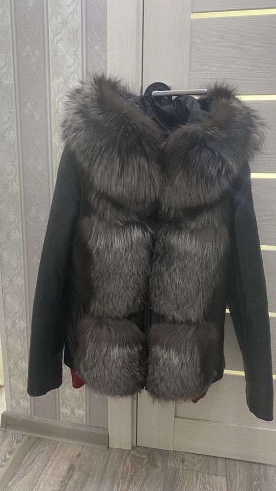 Продам куртку, мех чернобурка.