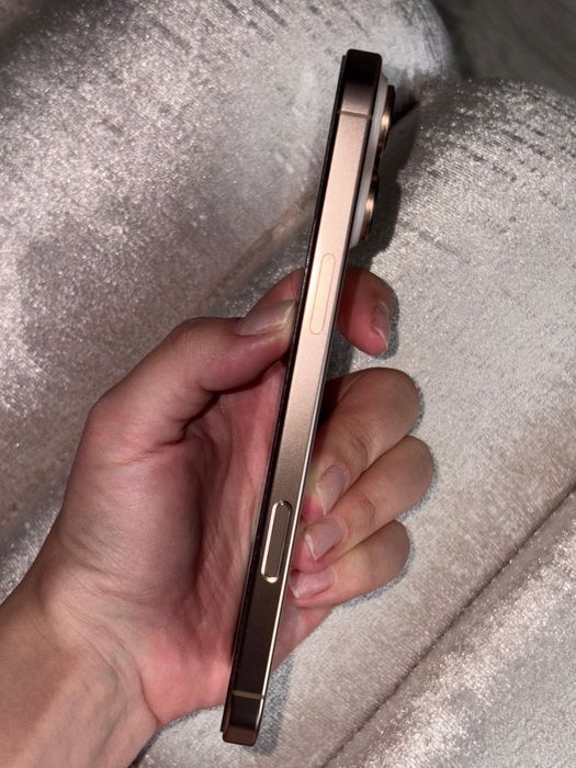 Продам Iphone 16 pro max