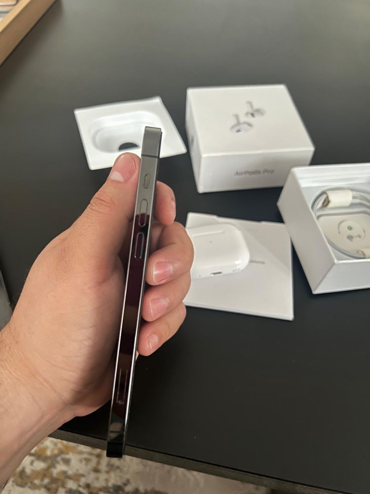 Iphone 12 pro + airpods pro 2 generation