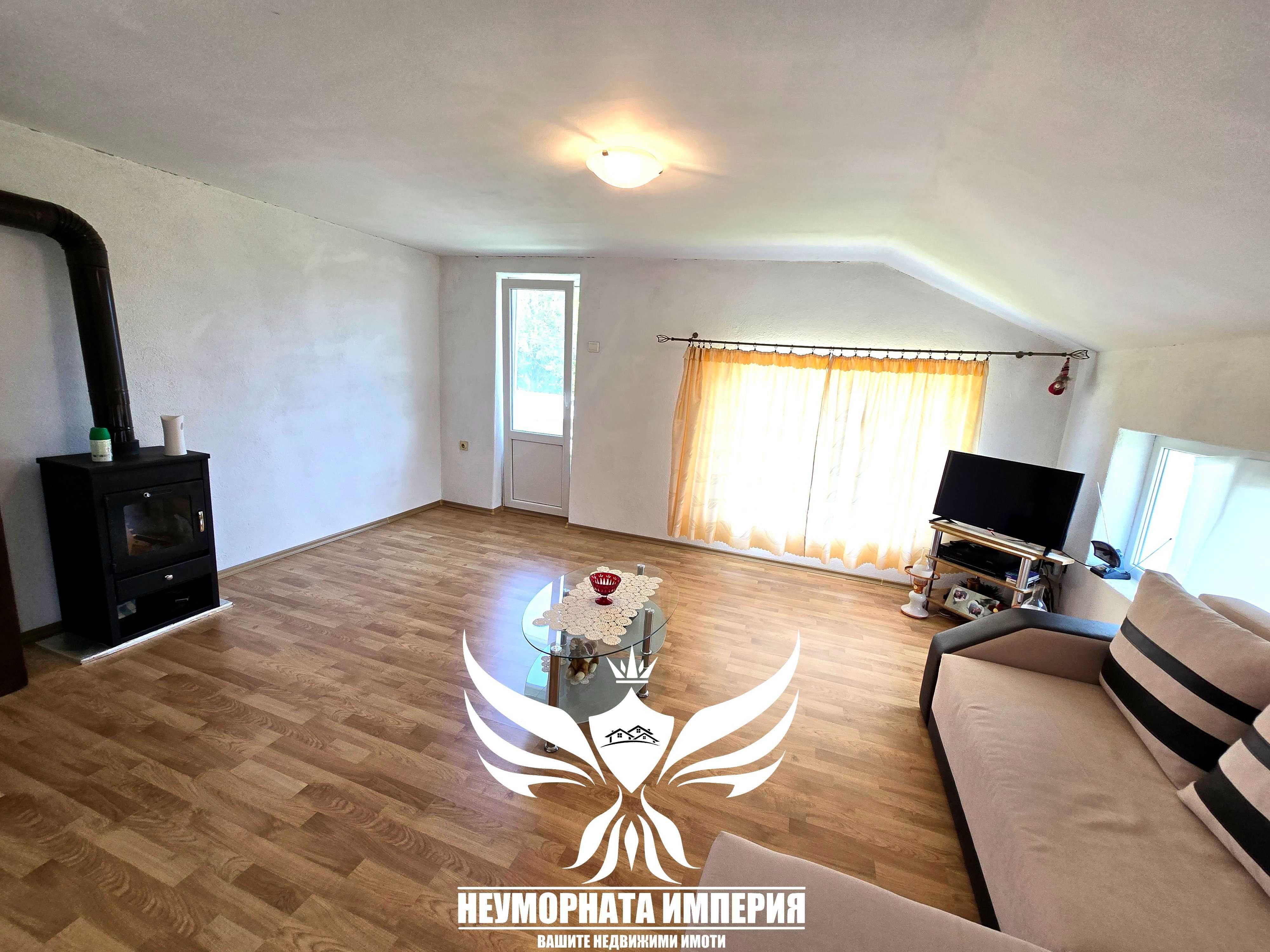 Продавам двуетажна къща 150РЗП и хубав двор 981кв.м. в село Боянци
