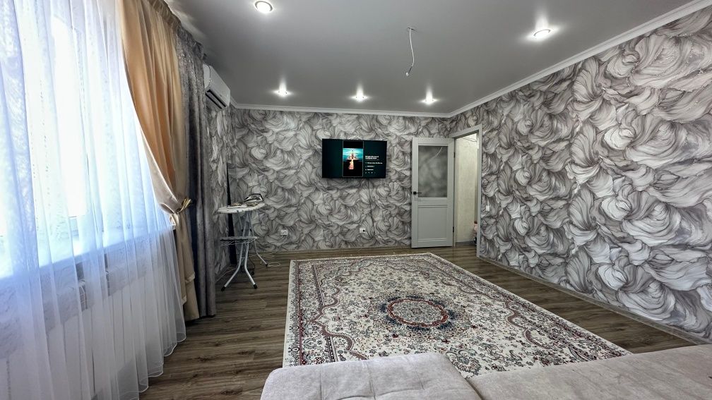 Продам  4-х  комнатную  квартиру  в  мкр  Каратал
