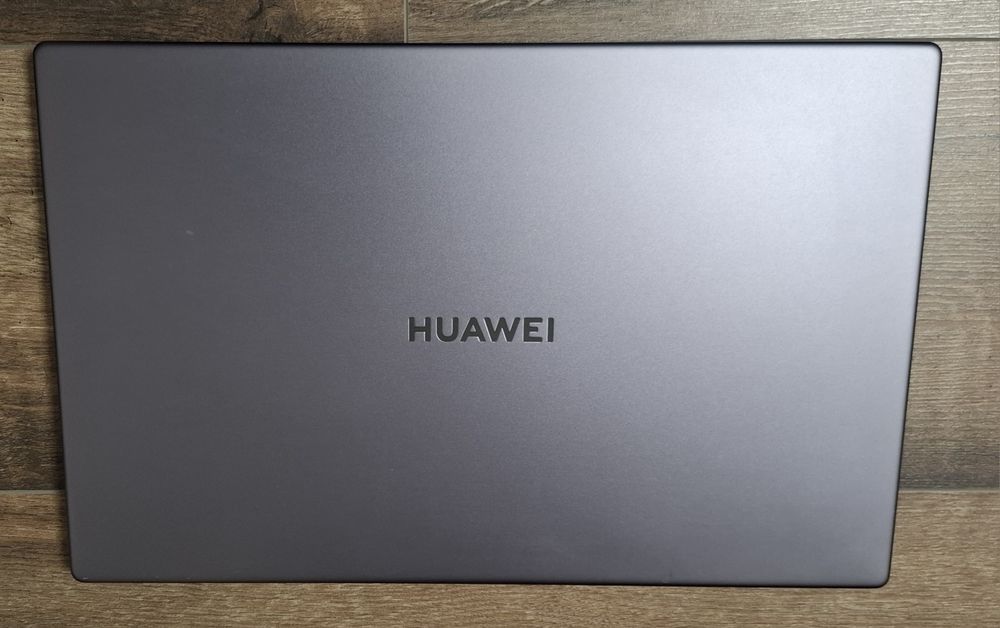 Huawei MateBook D15 | Ryzen 5 | 8GB RAM | 256 SSD|