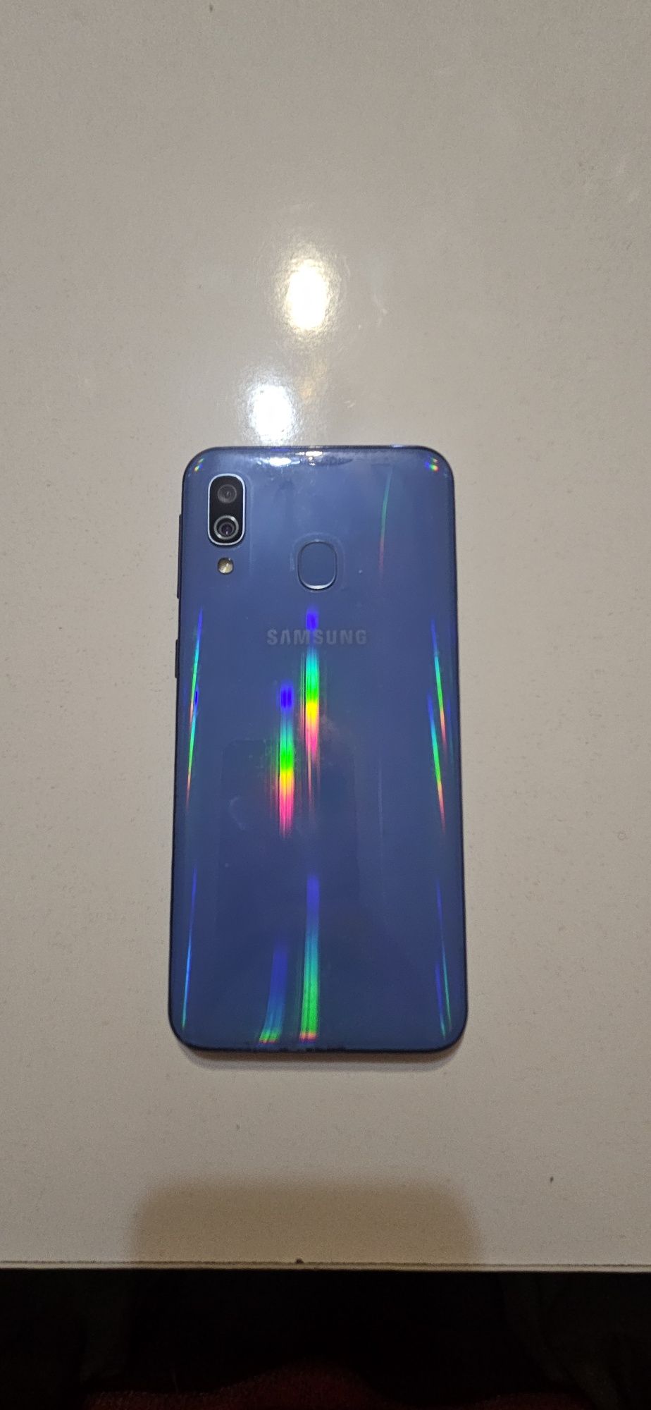 Продаю Samsung A 40