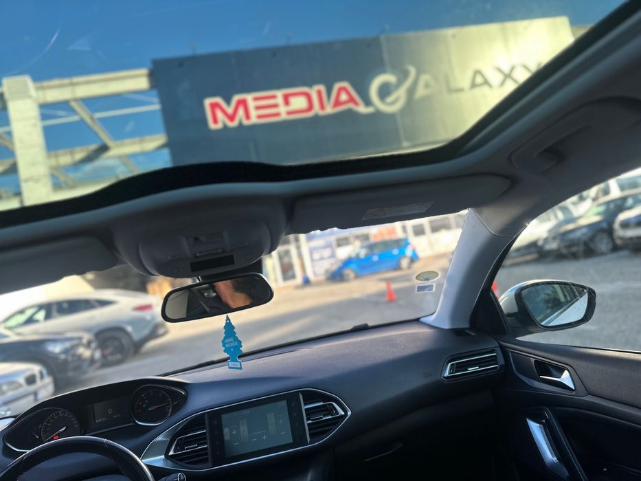 Peugeot 308 SW alb perlat