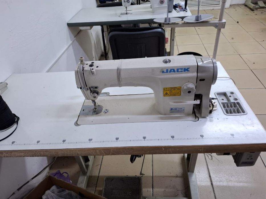 Промышленная машинка JACK.