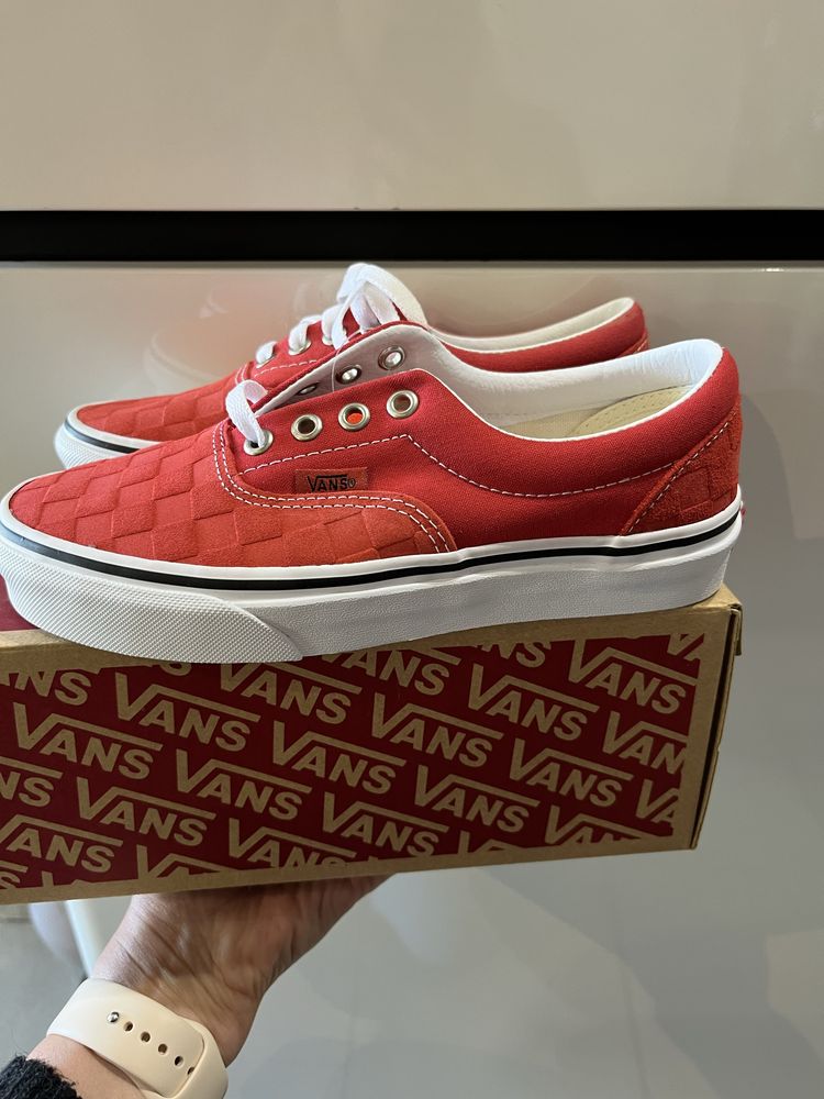 Оригинални кецове на Vans